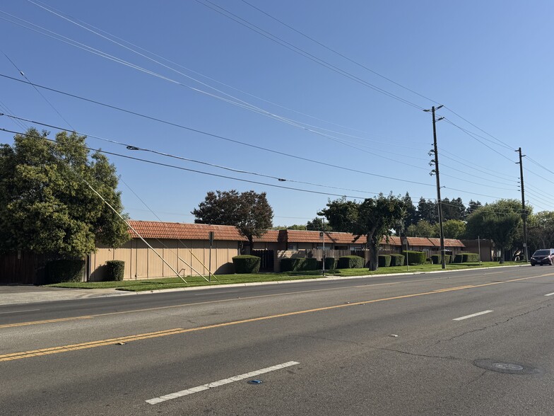 701 Standiford Ave, Modesto, CA for sale - Building Photo - Image 2 of 20