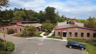 21 Ensign Dr, Avon, CT for lease Building Photo- Image 2 of 8