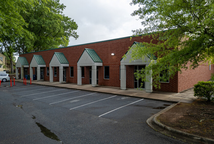 18515 Old Statesville Rd, Cornelius, NC for lease - Building Photo - Image 1 of 12