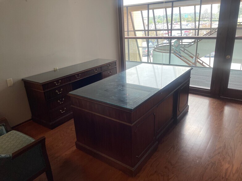 2216 Dixie Hwy, Fort Mitchell, KY for lease - Building Photo - Image 3 of 23