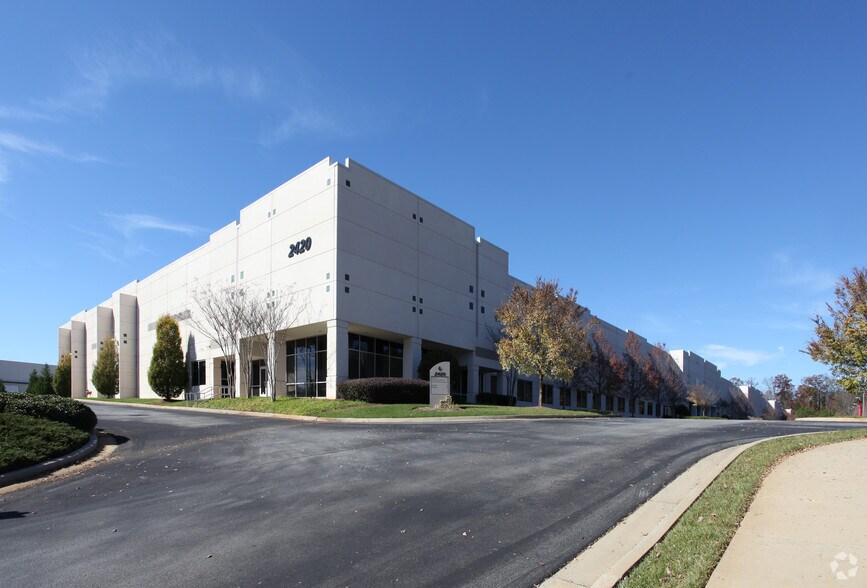2420 Tech Center Pky, Lawrenceville, GA for lease - Building Photo - Image 1 of 5