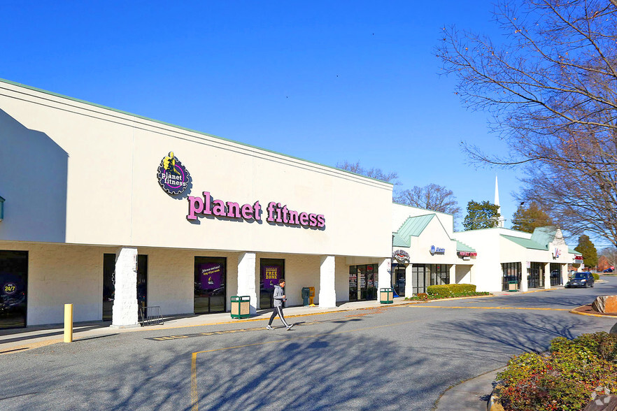 13002 Warwick Blvd, Newport News, VA for lease - Building Photo - Image 3 of 7