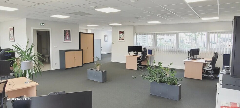 Office in Mérignac for lease - Interior Photo - Image 3 of 4