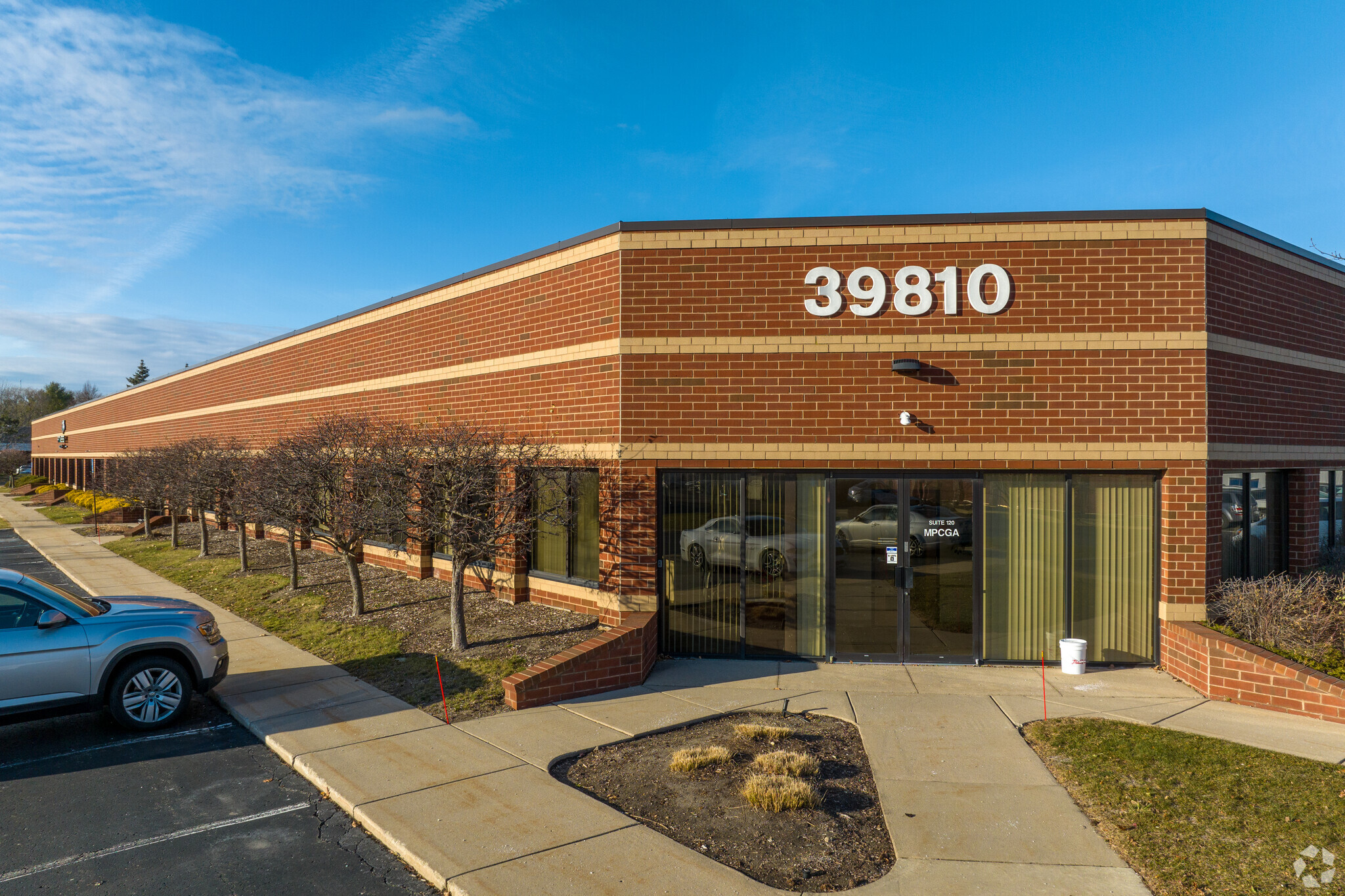 39810 Grand River Ave, Novi, MI for lease Building Photo- Image 1 of 10