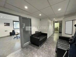 13 Quai Du Commerce, Lyon for lease Interior Photo- Image 1 of 7