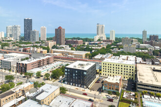 1135 W Winona St, Chicago, IL - aerial  map view