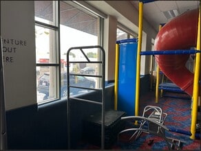 125 N 1st Ave, Arcadia, CA for lease Interior Photo- Image 1 of 2