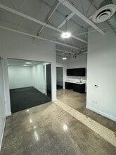15550 Rockfield Blvd, Irvine, CA for lease Interior Photo- Image 2 of 3
