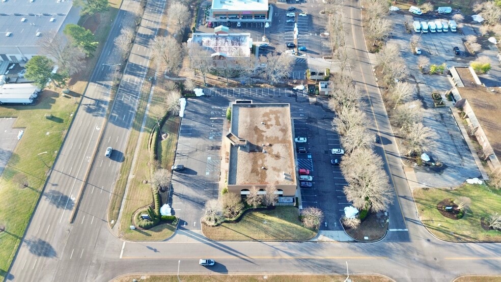 641 Lynnhaven Pky, Virginia Beach, VA for sale - Building Photo - Image 3 of 4