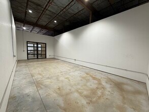 600 S 1st St, Rogers, AR for lease Building Photo- Image 1 of 2