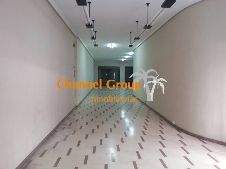 Retail in Alicante for lease - Building Photo - Image 1 of 6
