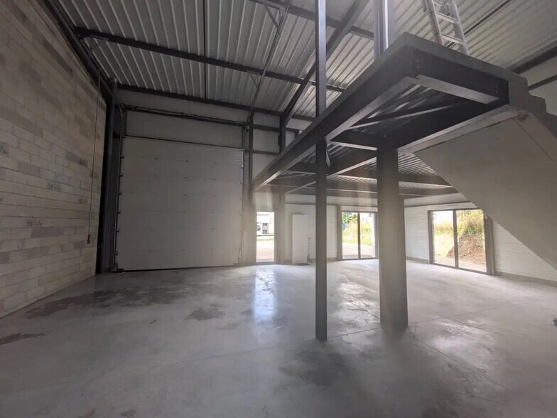 Flex in Chemaudin for lease - Building Photo - Image 3 of 14