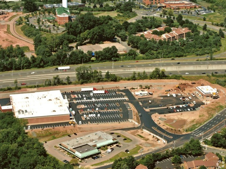 645 Poquonock Ave, Windsor, CT 06095