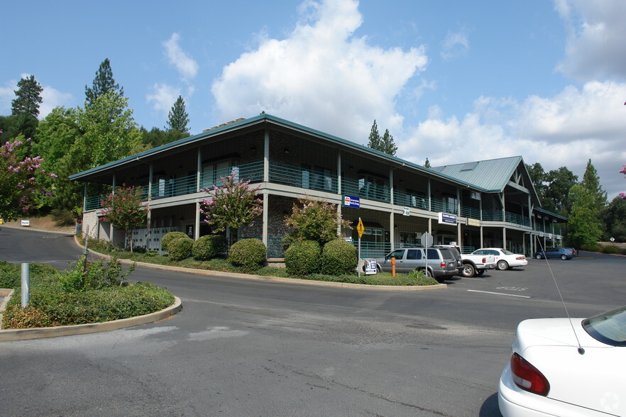 11354-11406 Pleasant Valley Rd, Penn Valley, CA for lease - Building Photo - Image 3 of 9