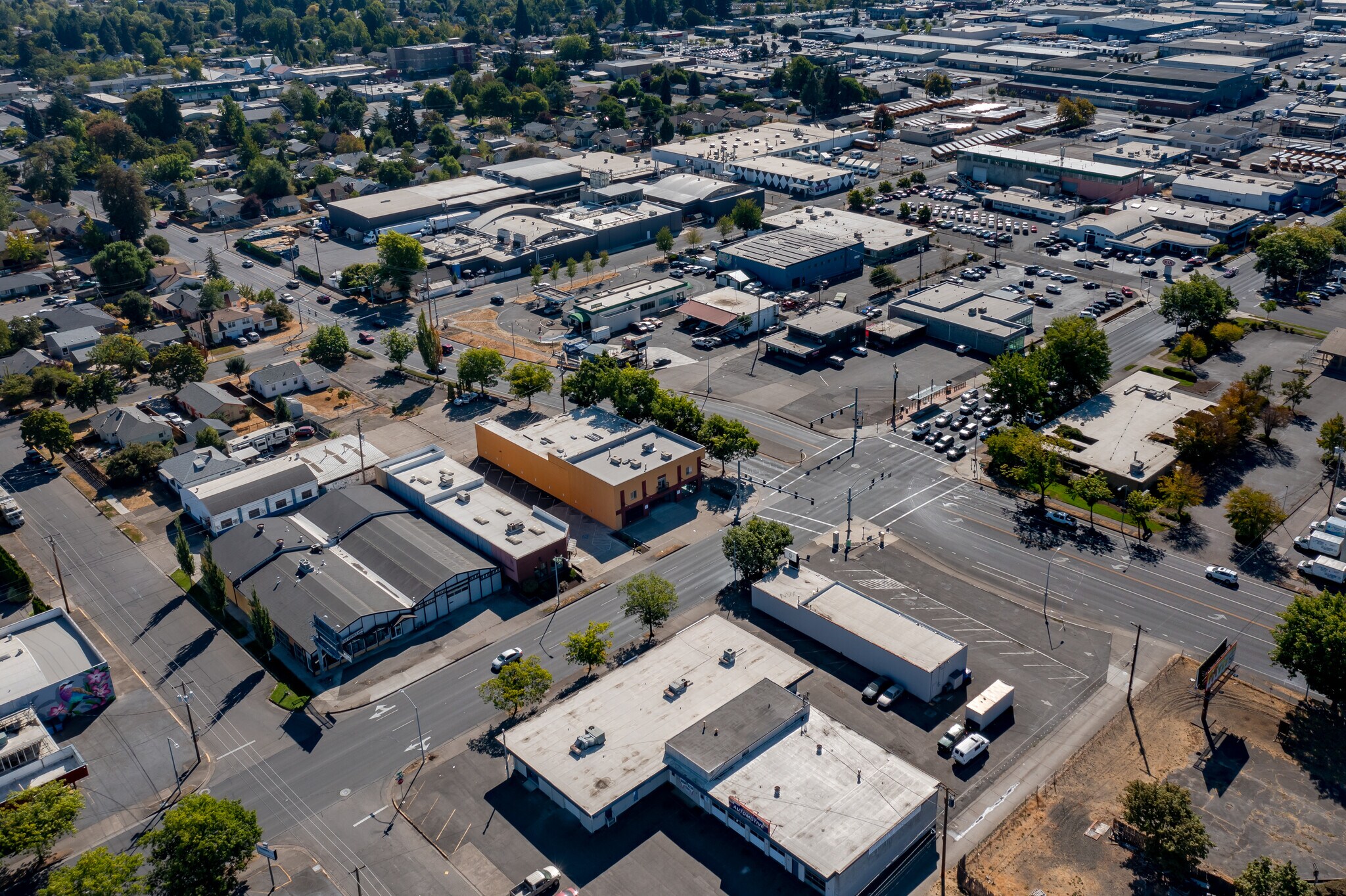 1670 W 7th Ave, Eugene, OR 97402 Commercial Property with Warehouse