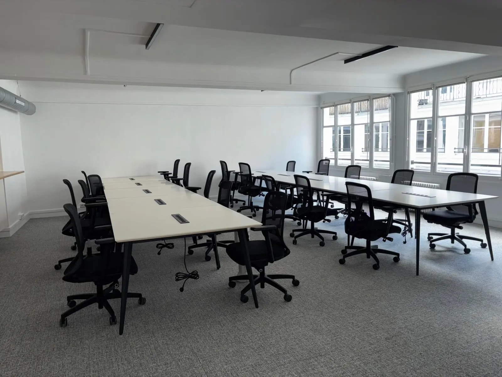 11 Rue Des Petites Ecuries, Paris for lease Interior Photo- Image 1 of 11