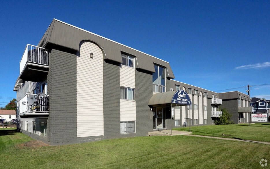 9640 156th St NW, Edmonton, AB for sale - Primary Photo - Image 1 of 1