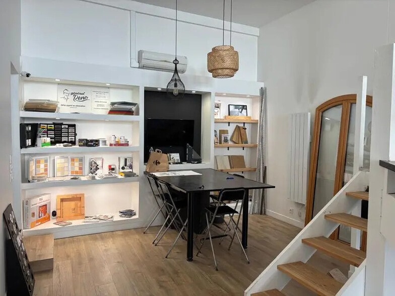 Office in Bordeaux for lease - Interior Photo - Image 3 of 5