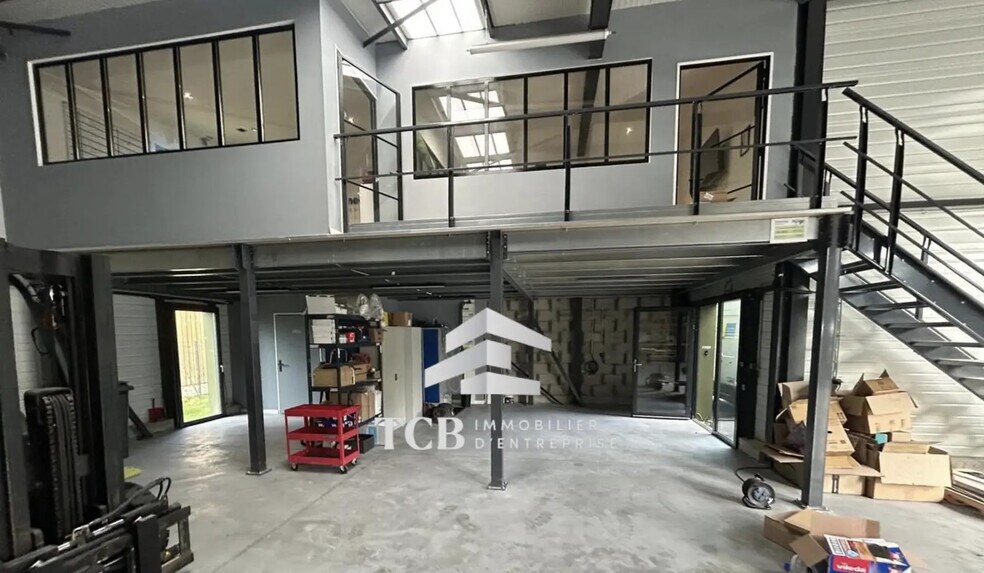 Flex in Vigneux-de-Bretagne for lease - Interior Photo - Image 3 of 11