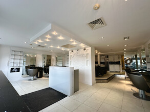 8 Market Sq, Dunstable for lease Interior Photo- Image 2 of 4