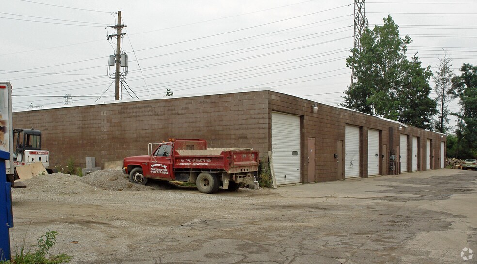 38345 Apollo Pky, Willoughby, OH 44094