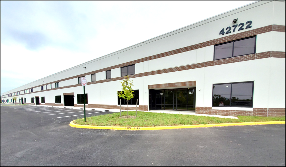 42722 Trade West Dr, Sterling, VA for lease - Building Photo - Image 1 of 4