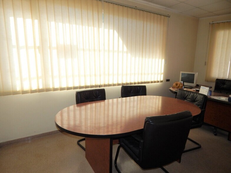 Retail in València for sale - Building Photo - Image 2 of 19