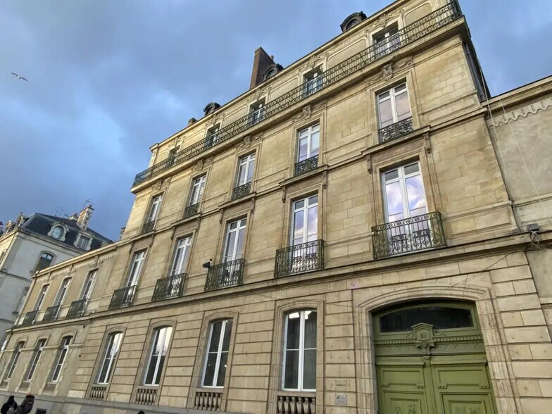 Office in Rennes for lease - Building Photo - Image 1 of 4