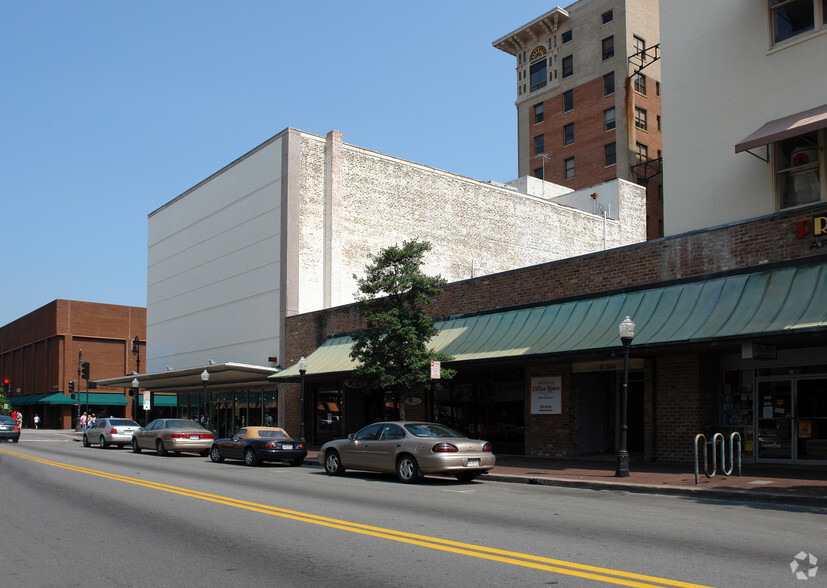 8 E Broughton St, Savannah, GA for sale - Primary Photo - Image 1 of 1