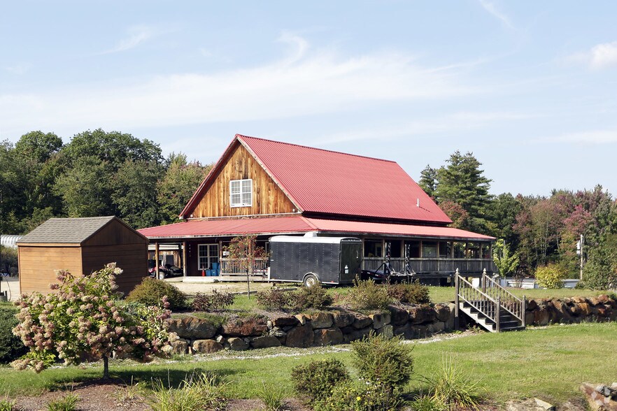 2100 Dover Rd, Epsom, NH for sale - Primary Photo - Image 1 of 1