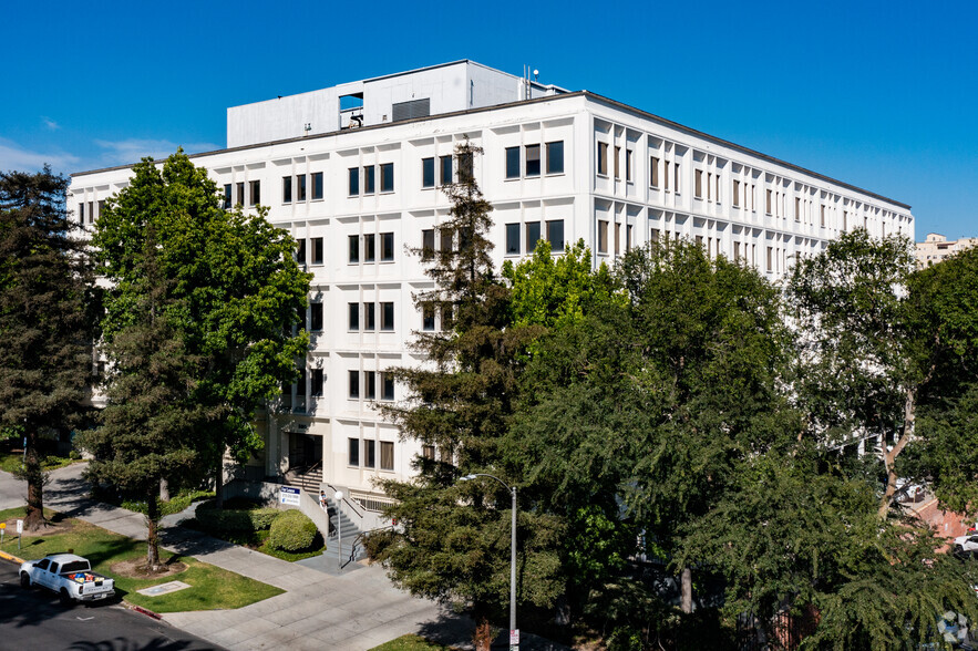 520 S La Fayette Park Pl, Los Angeles, CA for lease - Building Photo - Image 1 of 7