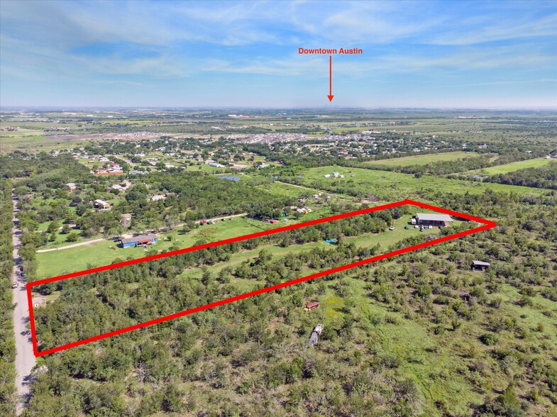 12545 Glass Rd, Buda, TX for sale - Primary Photo - Image 1 of 33