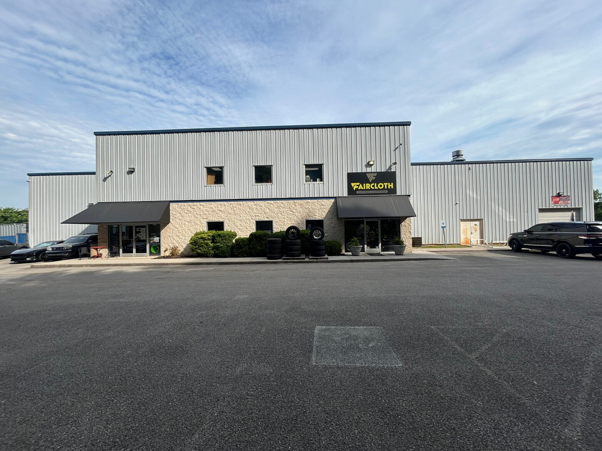8812 Kingston Pike, Knoxville, TN for lease Interior Photo- Image 1 of 18