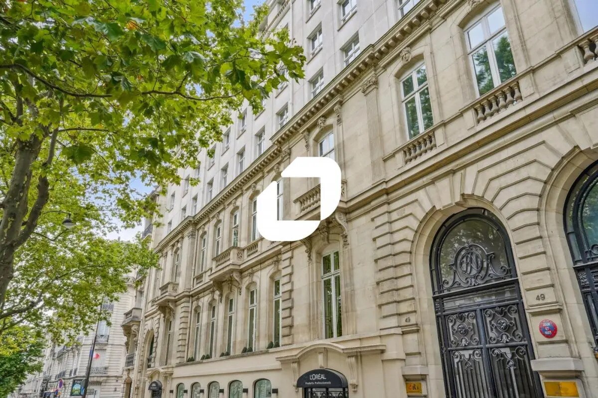 Flex in Paris for lease Building Photo- Image 1 of 17