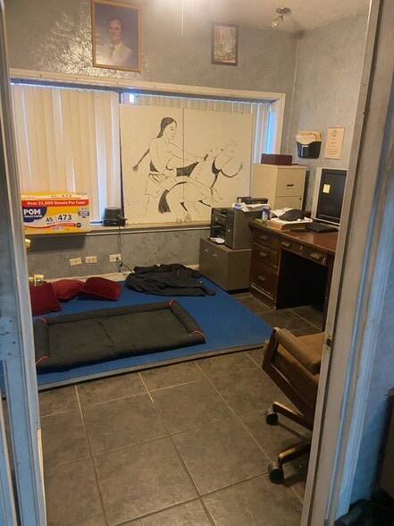 1220 College St, Clarksville, TN for sale - Interior Photo - Image 3 of 7