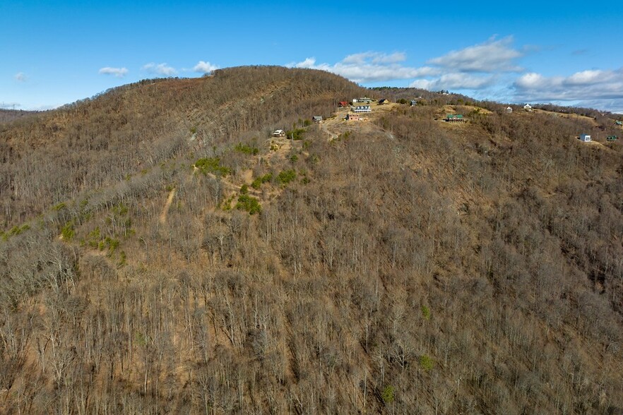 92 Acre Spring Pond Trl, Fancy Gap, VA for sale - Aerial - Image 3 of 5