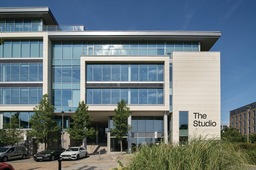 1 Midsummer Blvd, Milton Keynes for lease - Building Photo - Image 1 of 10