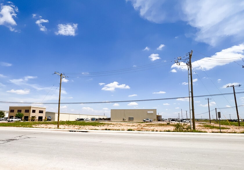 3101 Antelope Trail, Midland, TX for sale - Building Photo - Image 3 of 9