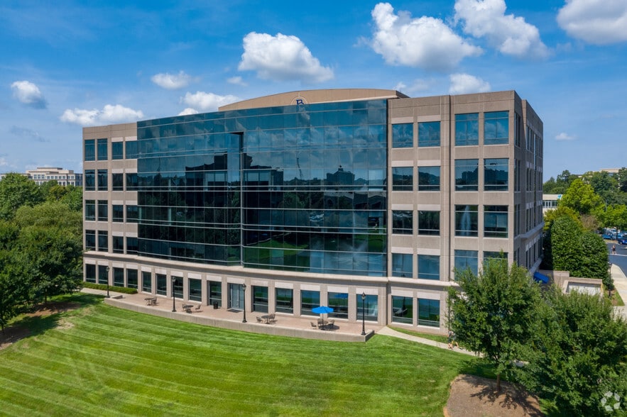 13777 Ballantyne Corporate Pl, Charlotte, NC for lease - Building Photo - Image 1 of 6