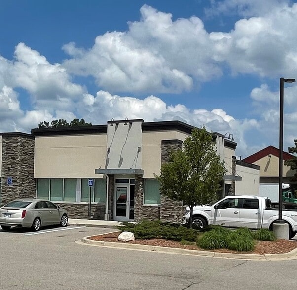 5121 28th St SE, Grand Rapids, MI for sale - Building Photo - Image 1 of 1