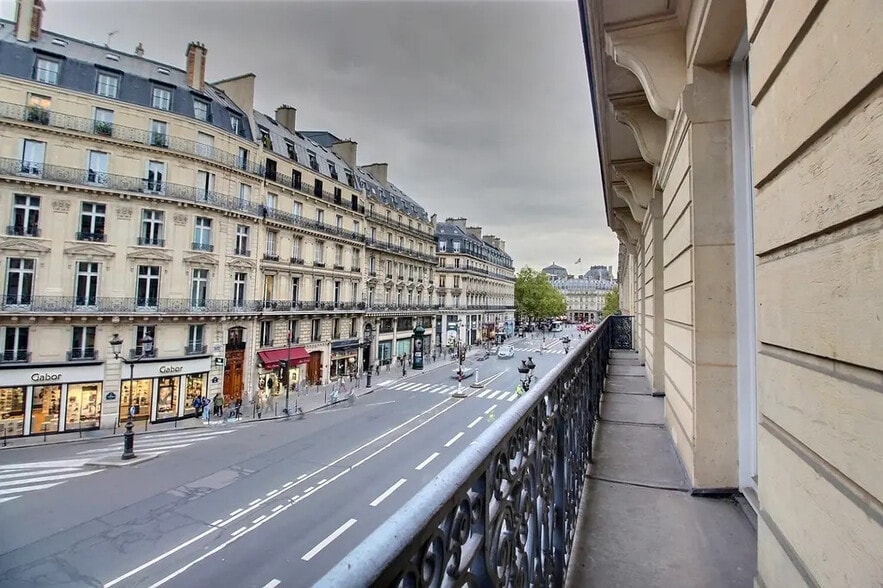 7 Avenue De L'Opera, Paris for lease - Building Photo - Image 2 of 17