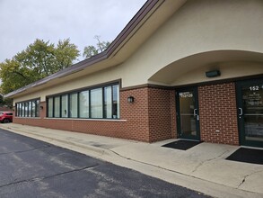 932 N Wright St, Naperville, IL for lease Building Photo- Image 2 of 24