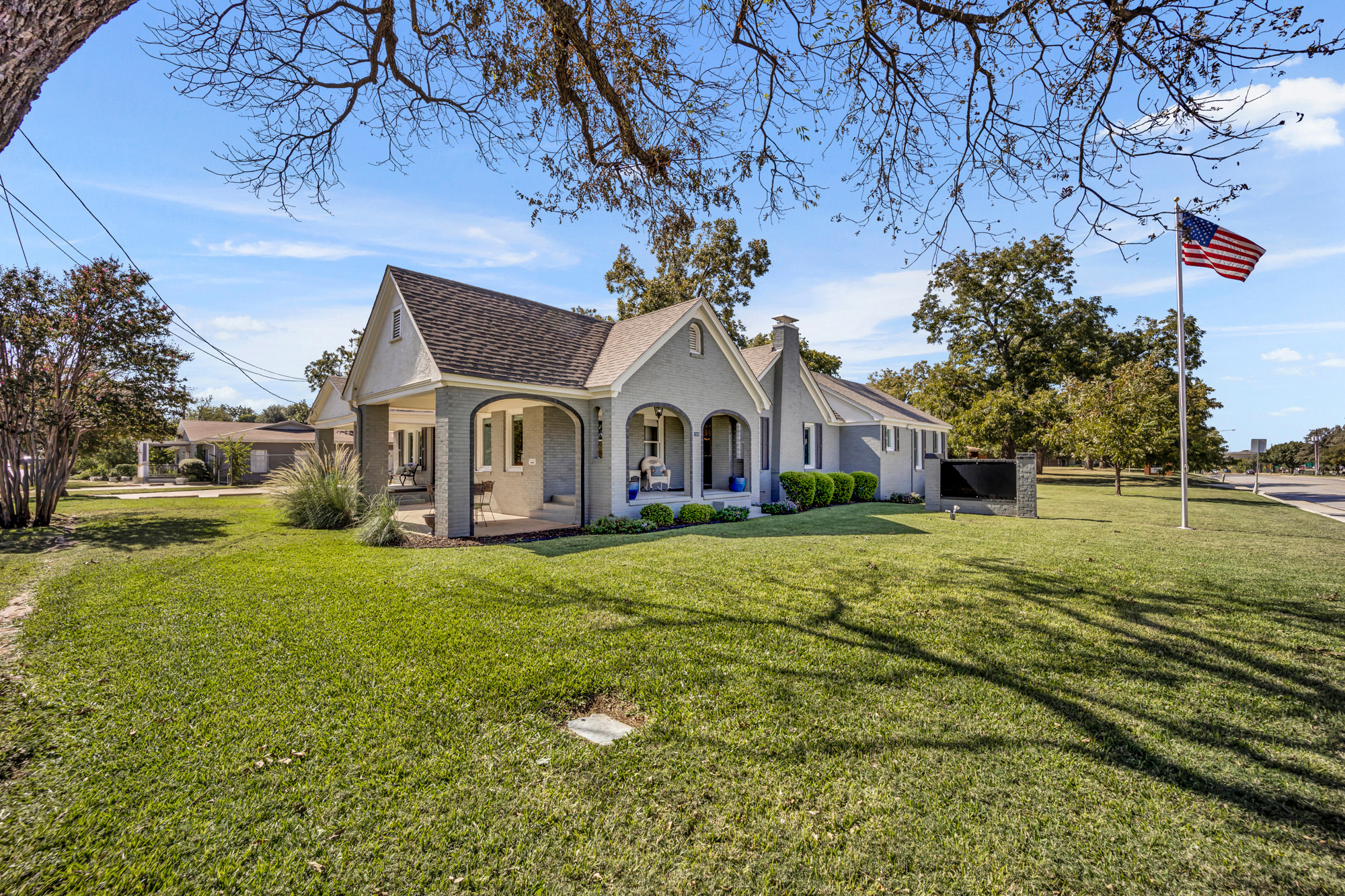 1500 W Abram St, Arlington, TX for lease Building Photo- Image 1 of 37