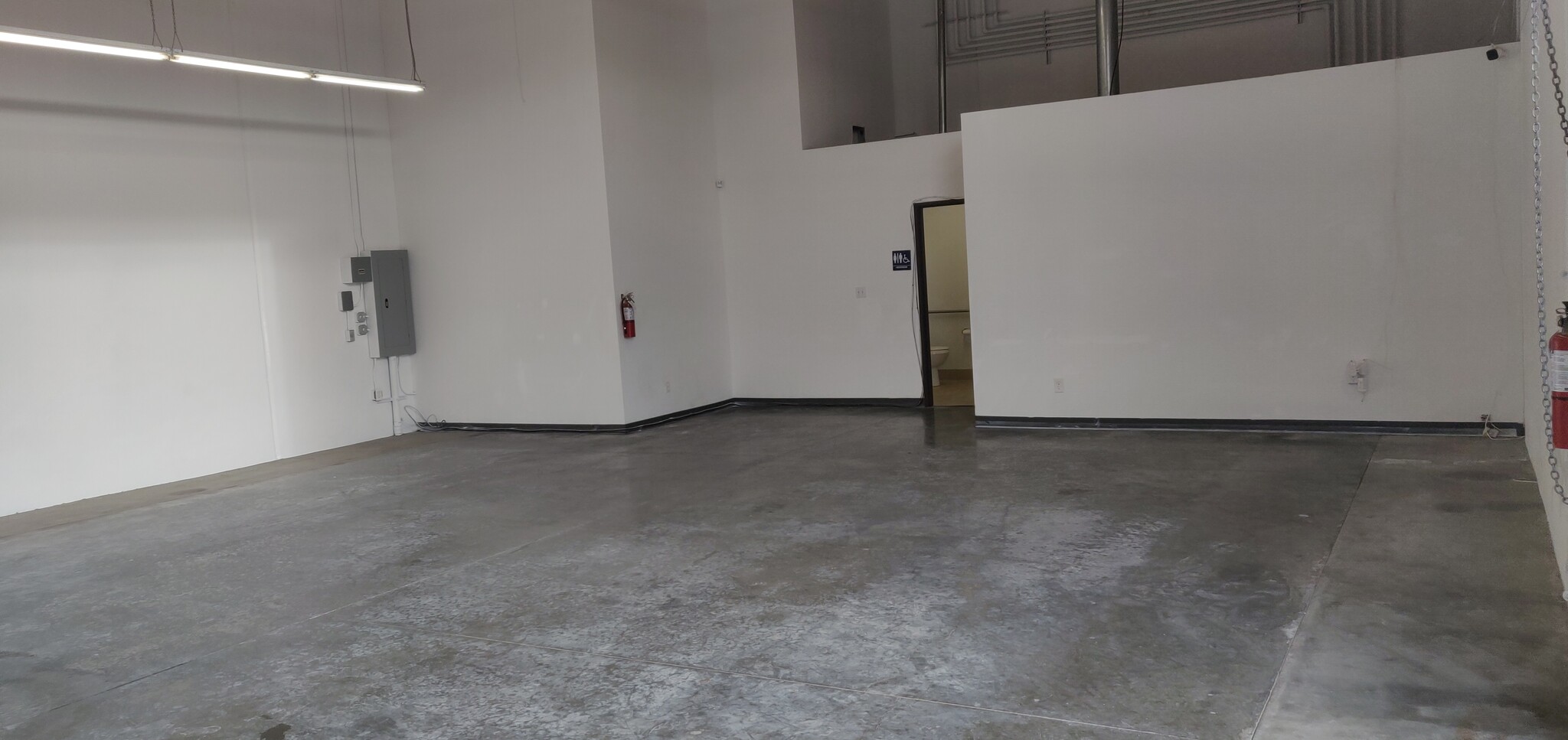 1237 W 134th St, Gardena, CA for lease Interior Photo- Image 1 of 2