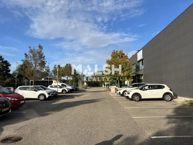 Office in Saint-Priest for lease - Building Photo - Image 3 of 3