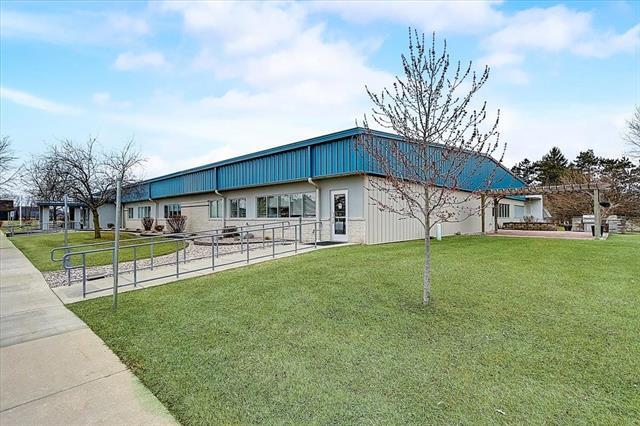 855 Community Dr, Sauk City, WI for lease - Building Photo - Image 2 of 8