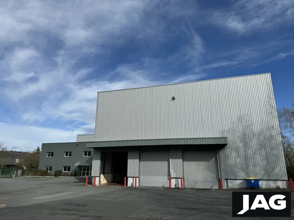 Flex in Lozanne for lease Building Photo- Image 1 of 17