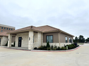 8525 N Sam Houston Pkwy E, Humble, TX for lease Building Photo- Image 2 of 20