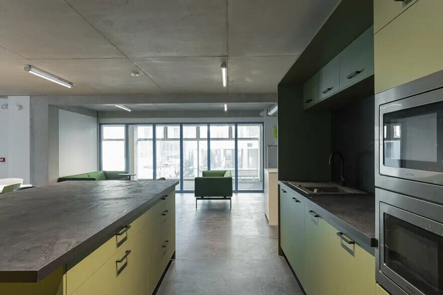 Office in Nantes for lease - Building Photo - Image 3 of 6