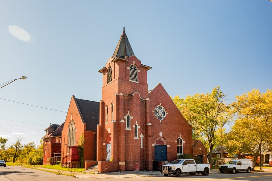 4103 Cadillac Blvd, Detroit, MI for sale - Primary Photo - Image 1 of 13